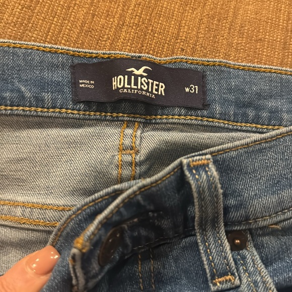 Hollister Skinny Denim Shorts - Picture 3 of 3